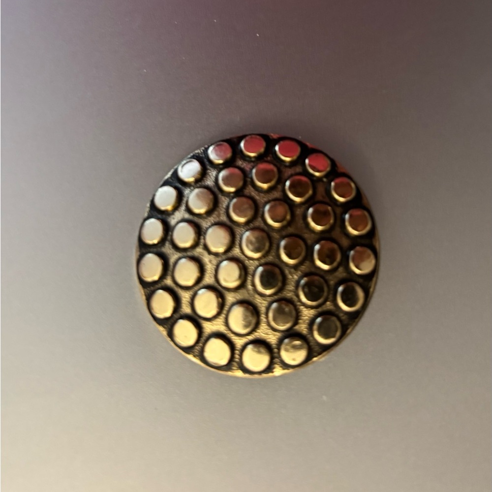 Scarf clip in gold- tone